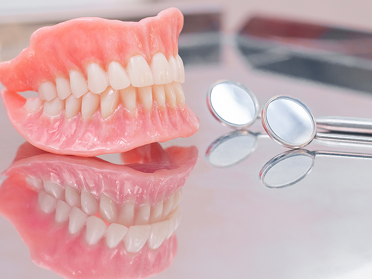 入れ歯イメージ